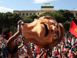 Imbas Lemahnya Penanganan Covid, Presiden Brasil Didemo Warga