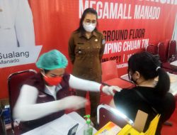 Warga Manado Antusias Divaksin di Megamall, Ini Harapan Camat Wenang