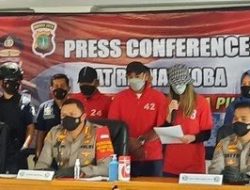 Gunakan Baju Tahanan, Nia Ramadhani Menangis Minta Maaf