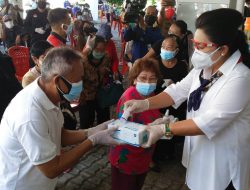 BARMAS Manado Berbagi Ribuan Masker untuk Lansia