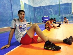 Guru SMP Negeri 7 Bitung Ini Bertekad Raih Emas bagi Tim Bola Voli Sulut