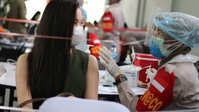 Persediaan Vaksin Banyak Lagi, Satgas Minta Masyarakat Segera Divaksin