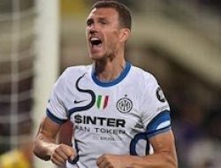 Inter Kalahkan 10 Pemain Fiorentina