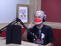 Saat Jadi Penyiar Radio, Ganjar Pranowo Tampung Curhat Pendengar