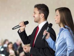 MC Wanita Ini Merasa Didiskriminasi Setiap Acara Gubernur Bali