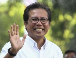 Jokowi Lantik 17 Duta Besar RI, Termasuk Fadjroel Rachman