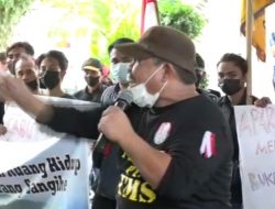 Ratusan Massa Berunjukrasa Tolak Tambang Emas di Sangihe