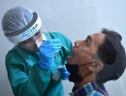 Terkait PCR, Jokowi Minta Harganya Diturunkan Jadi Rp300 Ribu