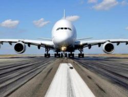 Sejumlah Maskapai AS Batalkan Hampir 1.000 Penerbangan Saat Natal Gegara Omicron