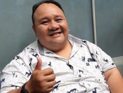 Komedian Ronny Dozer Meninggal Dunia