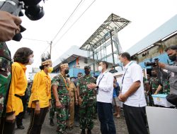 Sinergi Pegadaian Kanwil V Manado-Kodam XVIII Kasuari Serahkan Lapak Jualan di Pasar Sanggeng