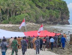 Dispar Talaud Bersama TNI-Polri Bentangkan Merah Putih di Miangas