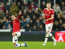 Cavani Selamatkan MU dari Kekalahan