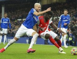 Everton Pecundangi Arsenal di Goodison Park