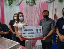 Pemprov Sulut Salurkan Santunan Kematian BPJAMSOSTEK bagi Ahli Waris THL BKD