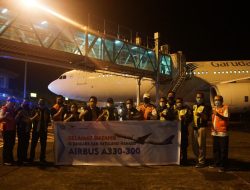 Airbus 330-300 Garuda Indonesia Mendarat Perdana di Bandara Internasional Sam Ratulangi