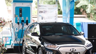 PLN Operasikan 104 Unit SPKLU Layani Pengguna Kendaraan Listrik