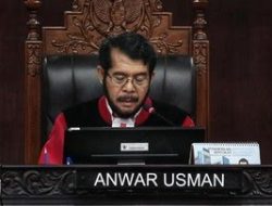 Ketua MK Segera Nikah dengan Adik Kandung Jokowi