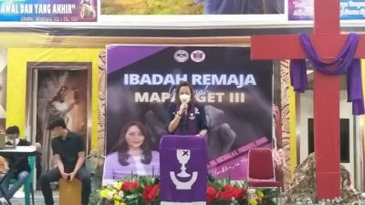 Pasca Terpilih, MEP Langsung Pimpin Ibadah Remaja Wilayah Mapanget 3