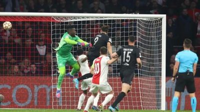 Bertandang ke Amsterdam, Benfica Kalahkan Ajax 1-0