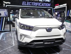 PLN Dukung Toyota Kembangkan Kendaraan Listrik di Indonesia
