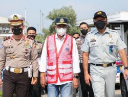 Dirut Jasa Raharja Tinjau Kesiapan Arus Mudik di Tol Arah Cikampek