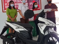 DAW Berikan 1 Motor Honda Vario 150 ke SMK 1 Pusomaen Mitra