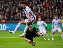 Barcelona Gagal Kalahkan 10 Pemain Eintracht Frankfurt