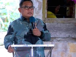 Wabup Parapaga Diteguhkan jadi Pelayan Khusus