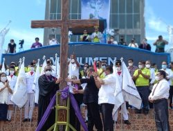 Salib Paskah Nasional Diarak Keseluruh Tanah Porodisa