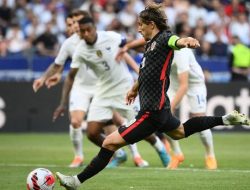 Gol Modric Kalahkan Prancis