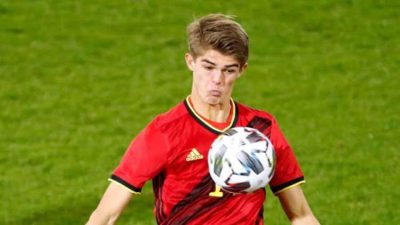 AC Milan Segera Rampungkan Transfer Charles De Ketelaere