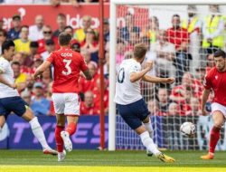 Liga Inggris, Brace Harry Kane Menangkan Tottenham