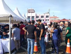 Ribuan Warga Sulut Ikuti Makan Tuna Sashimi