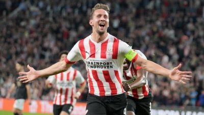 PSV Eindhoven Kalahkan Arsenal