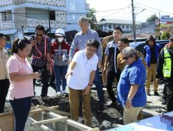 Angouw Monitor Perbaikan Drainase dan Trotoar di Kawasan Bisnis Boulevard