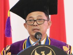 Unsrat Ketambahan Guru Besar, Sompie Lantik Dien dan Pratasik