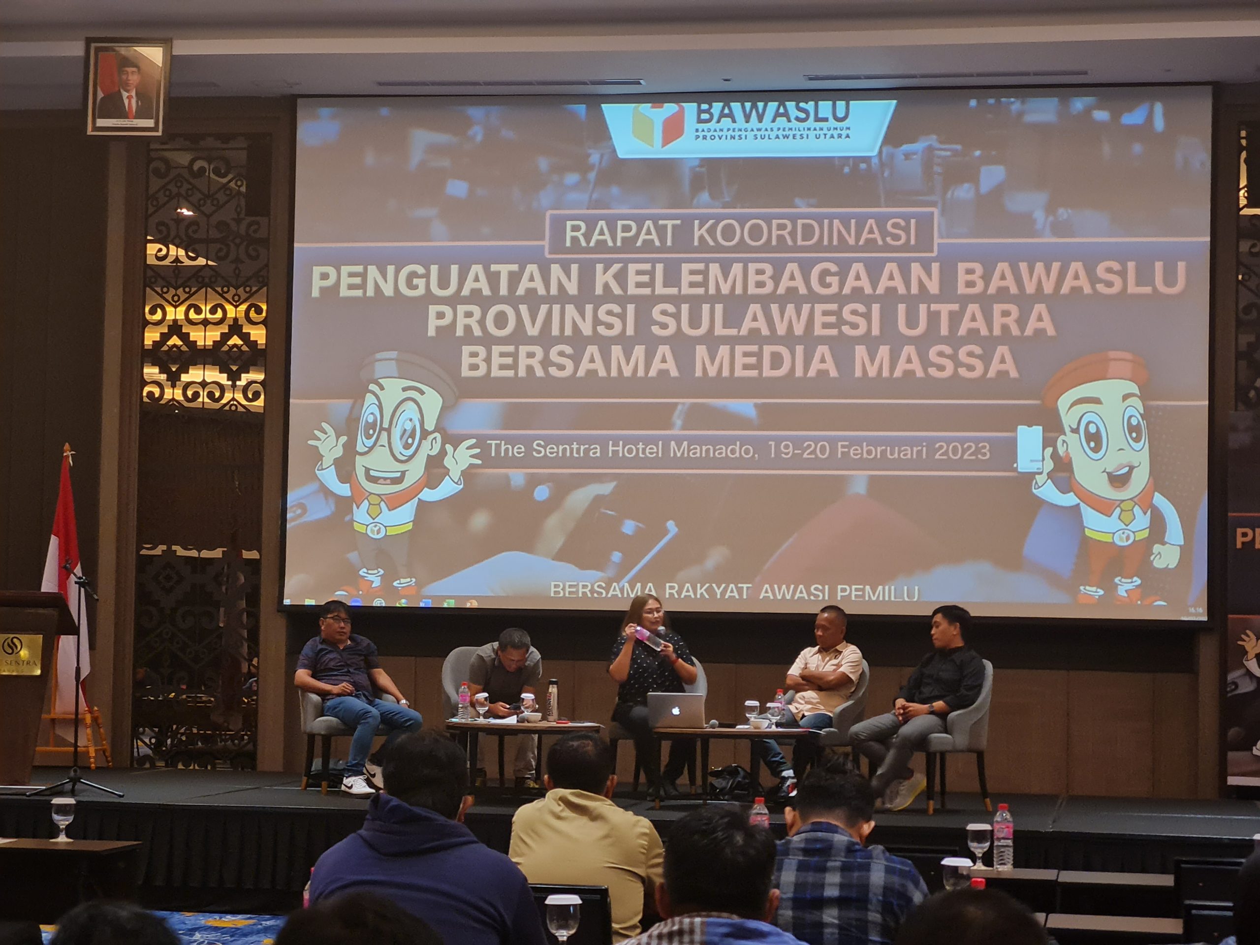 Rapat koordinasi penguatan kelembagaan Bawaslu Sulut bersama media massa