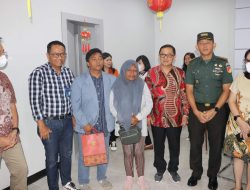 Rektor Unsrat Dampingi Penerima Beasiswa dari Presiden Jokowi