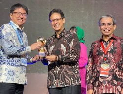 Pemkot Manado Terima UHC Award, Andrei Angouw Dorong Faskes Optimal Melayani