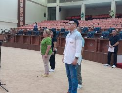 Waworuntu dan Lavarence Gladi Bersih Pengambilan Sumpah/Janji Anggota Dewan