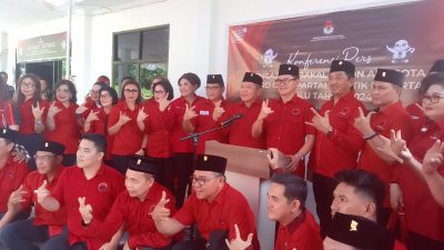 KPU Minut Berubah Jadi Lautan Merah, Ternyata Gegara PDIP Daftar 30 Bacaleg