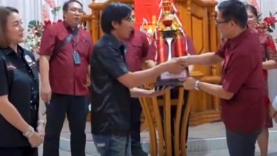 Serahkan Hadiah Selebrasi Paskah Remaja GMIM, Joune Ganda Bilang Begini