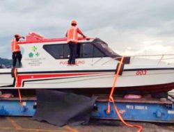 Perkuat Sektor Kesehatan, Bupati JG Datangkan 4 Unit Kapal Puskemas Keliling