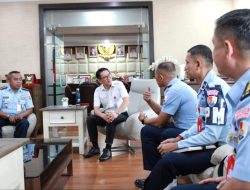 Bupati JG dan Kadislog Lanud Sam Ratulangi Bahas Perkembangan Pengadaan Jalan Lanud Samratulangi