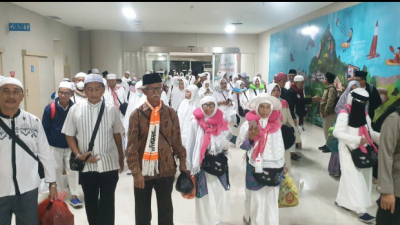 Ratusan Jamaah Haji Asal Sulut Tiba di Bandara Sam Ratulangi Manado