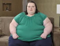 Terbiasa Makan Mie Instan Pakai Nasi? Awas Obesitas Mengancam