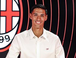 Gelandang Berdarah Indonesia Tijjani Reijnders Bergabung dengan AC Milan