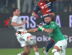 Giroud Jadi Kiper Dadakan, AC Milan Raih Puncak Klasemen Liga Italia