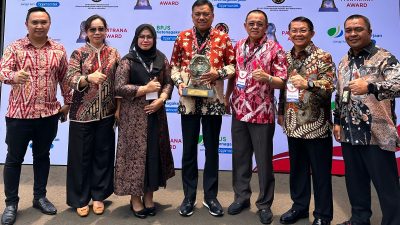 Wapres Serahkan Penghargaan Khusus Paritrana Award bagi Pemprov Sulut